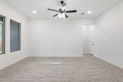 4645 Commack Drive, Fort Worth, TX 76135 - Photo 17