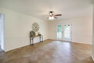 703 N Douglas Avenue, Cleburne, TX 76033 - Photo 5