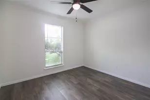 703 N Douglas Ave, Cleburne, TX 76033 - Photo 13