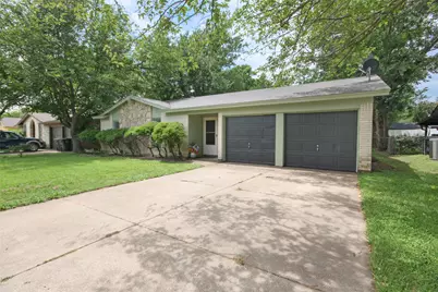 703 N Douglas Avenue, Cleburne, TX 76033 - Photo 3