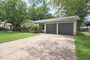 703 N Douglas Ave, Cleburne, TX 76033 - Photo 3