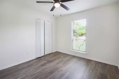 703 N Douglas Avenue, Cleburne, TX 76033 - Photo 11