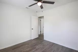703 N Douglas Ave, Cleburne, TX 76033 - Photo 11