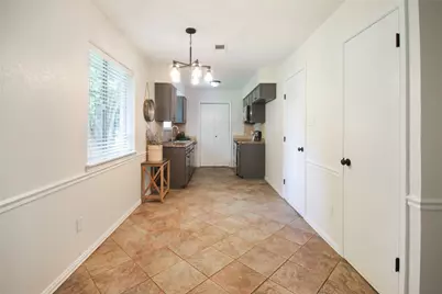703 N Douglas Avenue, Cleburne, TX 76033 - Photo 9