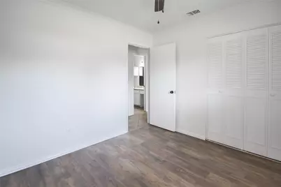 703 N Douglas Avenue, Cleburne, TX 76033 - Photo 13