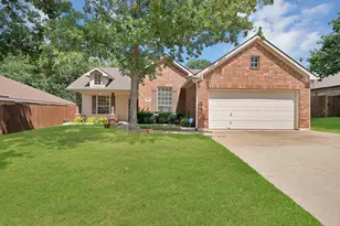 3829 Chimney Rock Dr, Denton, TX 76210 - Photo 3