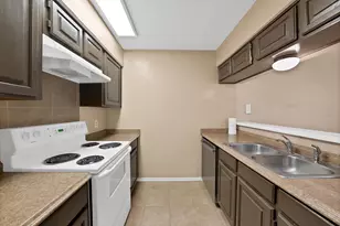 935 Cedarland Blvd, Arlington, TX 76011 - Photo 17