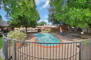 935 Cedarland Blvd, Arlington, TX 76011 - Photo 3
