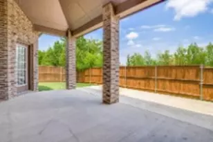 7124 Playa Imperial Ln, Grand Prairie, TX 75054 - Photo 3