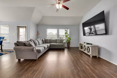 513 Crescent Creek Lane, Fort Worth, TX 76140 - Photo 21