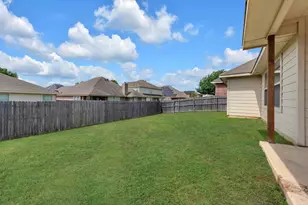 513 Crescent Creek Ln, Fort Worth, TX 76140 - Photo 5