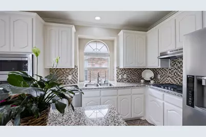 7724 Brook Meadow Lane, Fort Worth, TX 76133 - Photo 9