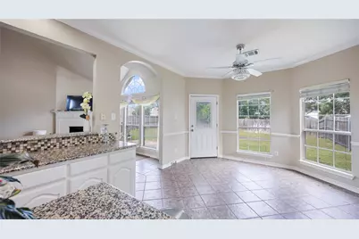 7724 Brook Meadow Lane, Fort Worth, TX 76133 - Photo 11