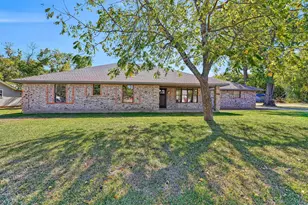 608 North Ave, Whitesboro, TX 76273 - Photo 1