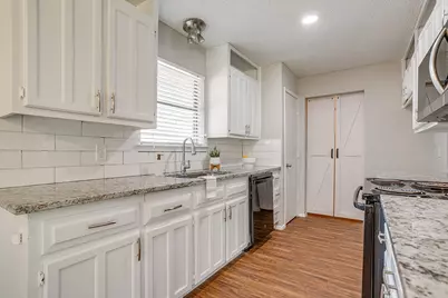 7612 Ripple Creek Court, Fort Worth, TX 76120 - Photo 13
