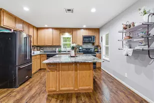 162 Irving Dr, Whitney, TX 76692 - Photo 5