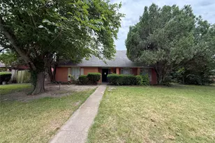 934 Live Oak Dr, DeSoto, TX 75115 - Photo 1