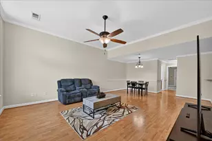 815 Earhart Ave, Grand Prairie, TX 75051 - Photo 7