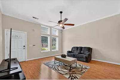 815 Earhart Avenue, Grand Prairie, TX 75051 - Photo 9