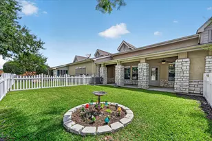 815 Earhart Ave, Grand Prairie, TX 75051 - Photo 29