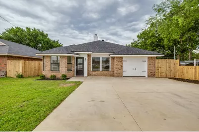 1905 Lakeview Drive, Grand Prairie, TX 75051 - Photo 1
