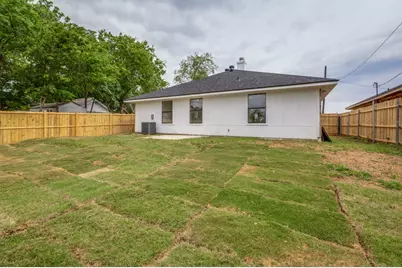1905 Lakeview Drive, Grand Prairie, TX 75051 - Photo 15