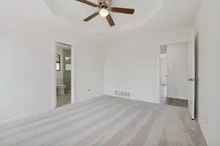 1905 Lakeview Dr, Grand Prairie, TX 75051 - Photo 13
