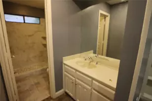 3302 Westgrove Dr, Arlington, TX 76001 - Photo 23