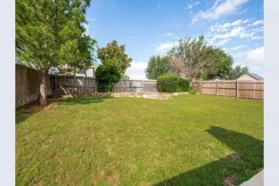 3019 Riverwood Lane, Grand Prairie, TX 75052 - Photo 3