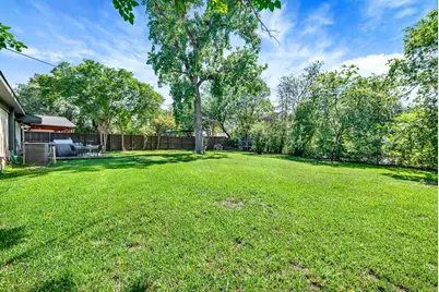 2322 Halifax Drive, Carrollton, TX 75006 - Photo 15