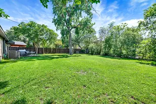 2322 Halifax Dr, Carrollton, TX 75006 - Photo 15