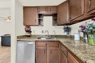 2322 Halifax Dr, Carrollton, TX 75006 - Photo 7