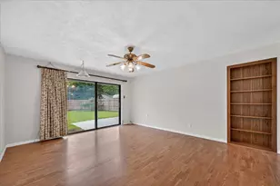 2718 Clover Valley Dr, Garland, TX 75043 - Photo 15