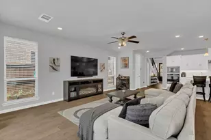 3908 Lucan Ln, Lewisville, TX 75056 - Photo 9