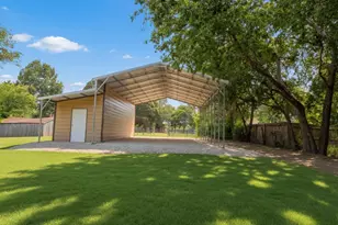 504 N Fordyce St, Blooming Grove, TX 76626 - Photo 25