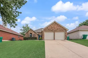 907 Sharp Dr, Cedar Hill, TX 75104 - Photo 3