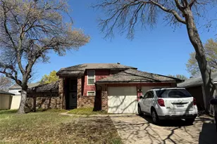 2634 Danberry Ln, Grand Prairie, TX 75052 - Photo 1