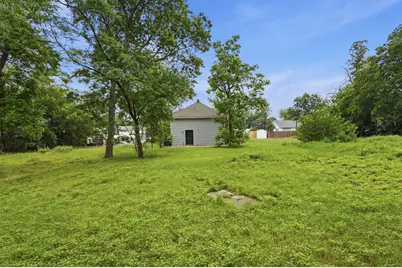 508 W Willingham Street, Cleburne, TX 76033 - Photo 3