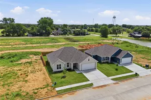 805 Lavender Ct, Tolar, TX 76476 - Photo 37