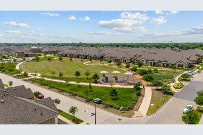 2529 Barnwood Lane, Garland, TX 75042 - Photo 37