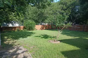 1707 Cottonwood Rd, Carrollton, TX 75006 - Photo 15