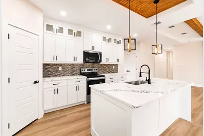 5847 Black Pine Circle, Granbury, TX 76048 - Photo 13