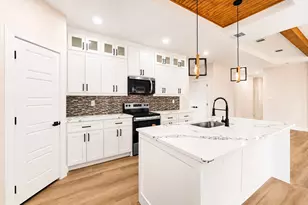5847 Black Pine Cir, Granbury, TX 76048 - Photo 13