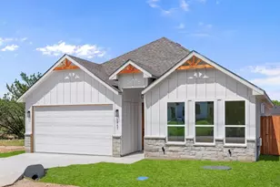 5847 Black Pine Cir, Granbury, TX 76048 - Photo 1