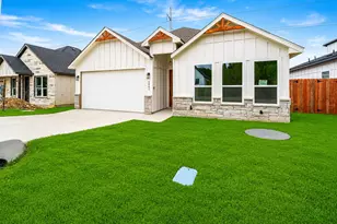 5847 Black Pine Cir, Granbury, TX 76048 - Photo 5