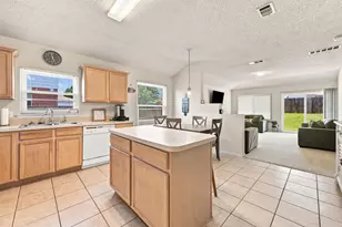 1409 Dundee Dr, Arlington, TX 76002 - Photo 11