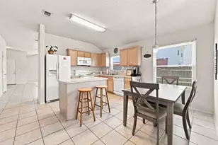 1409 Dundee Dr, Arlington, TX 76002 - Photo 9