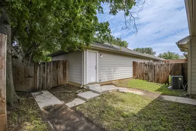 714 N Center Street, Arlington, TX 76011 - Photo 23