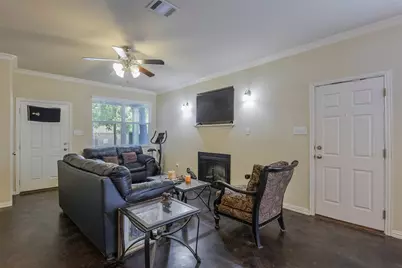 714 N Center Street, Arlington, TX 76011 - Photo 3
