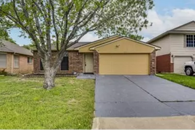 625 Hollyberry Drive, Mansfield, TX 76063 - Photo 3